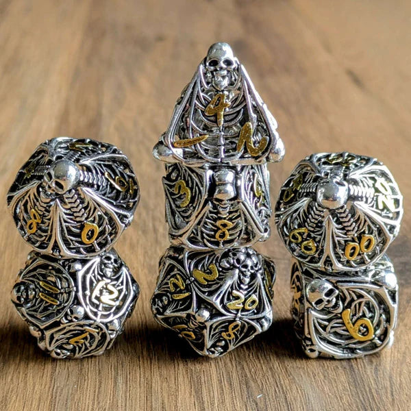 Skull Macabre Dice - Silver Gold